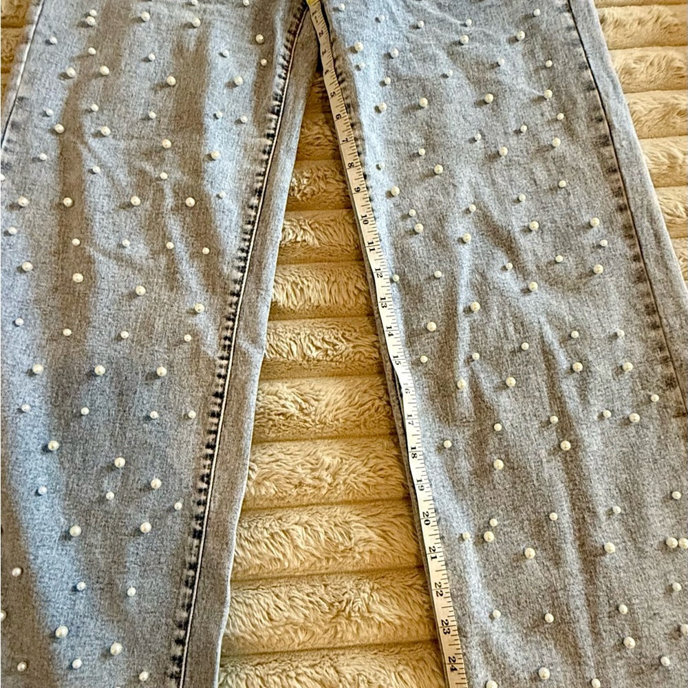Pearl Studded High-Waisted Straight Leg Jeans – Size L